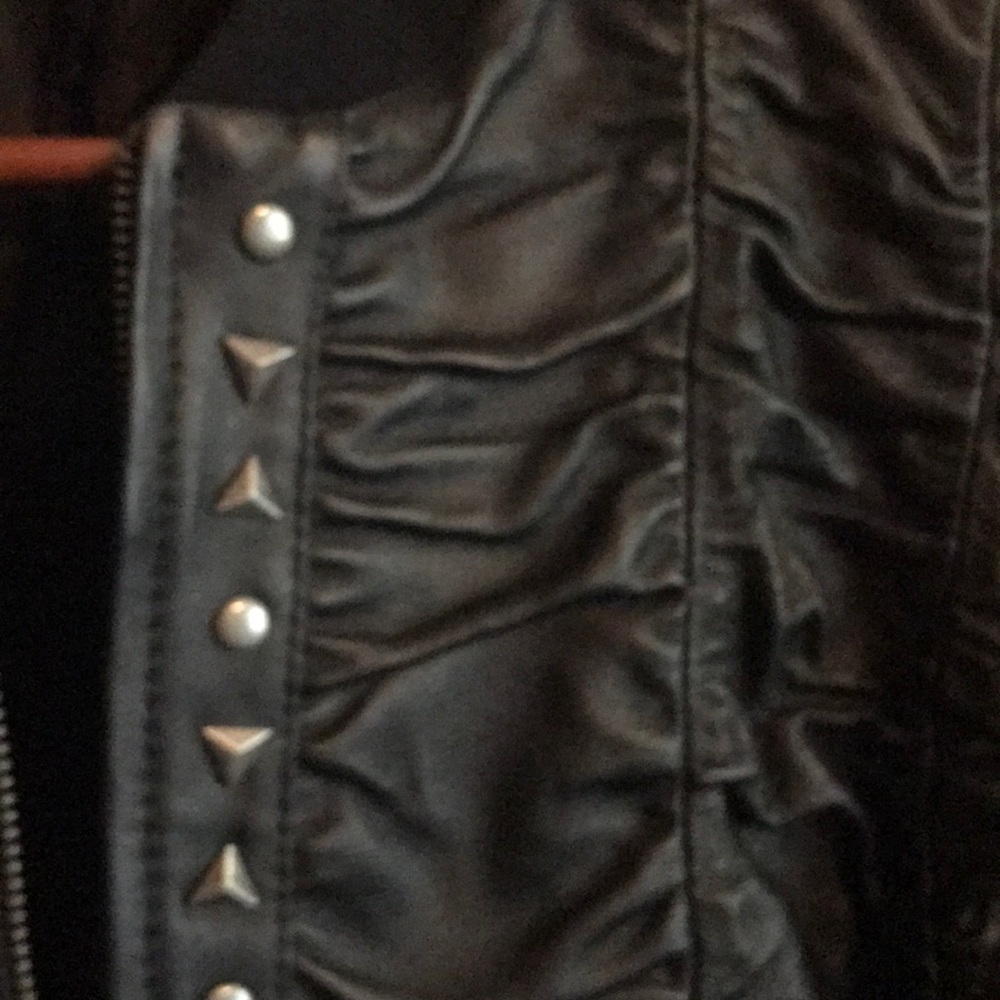 Black jacket - Picture 3 of 5